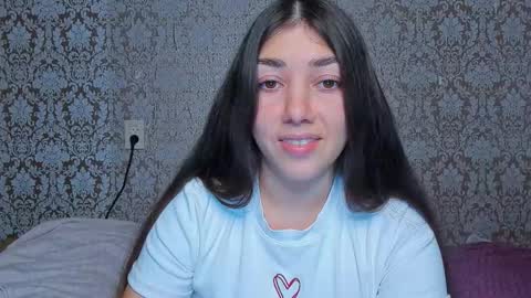 Snapshot of mira_bloempje chatting on December 3, 7:56 pm Mira online show from December 3, 7:56 pm