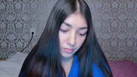 Snapshot of mira_bloempje chatting on December 15, 5:17 pm Mira online show from December 15, 5:17 pm
