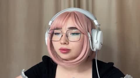mira_light_ online show from September 29, 3:17 pm