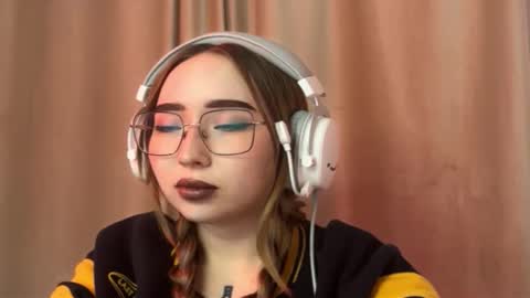 mira_light_ online show from October 2, 3:08 pm