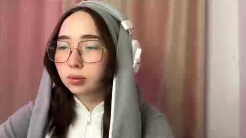 mira_light_ online show from October 6, 3:20 pm