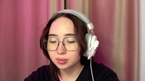 mira_light_ online show from October 7, 4:04 pm