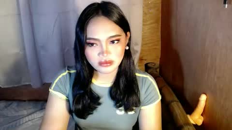 Snapshot of mira_luna222 chatting on November 17, 10:59 pm Mira Bella online show from November 17, 10:59 pm