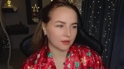 Snapshot of mira_mermayd chatting on December 21, 1:35 am Mira online show from December 21, 1:35 am