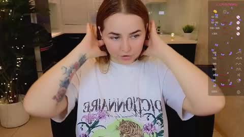 Snapshot of mira_mermayd chatting on February 8, 1:42 am Mira online show from February 8, 1:42 am