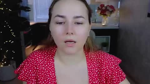 Snapshot of mira_mermayd chatting on February 17, 8:11 am Mira online show from February 17, 8:11 am