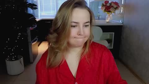 Snapshot of mira_mermayd chatting on February 21, 8:37 am Mira online show from February 21, 8:37 am