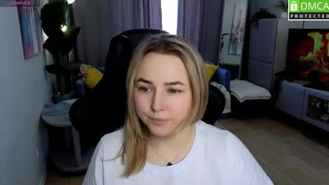 Snapshot of mira_mermayd chatting on April 29, 8:40 am Mira online show from April 29, 8:40 am