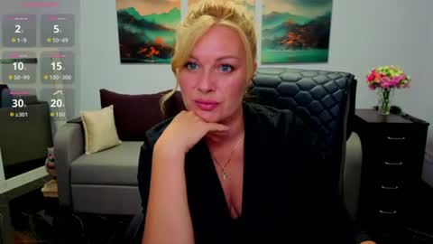 Snapshot of mira_whitme chatting on July 3, 12:00 pm Mira online show from July 3, 12:00 pm