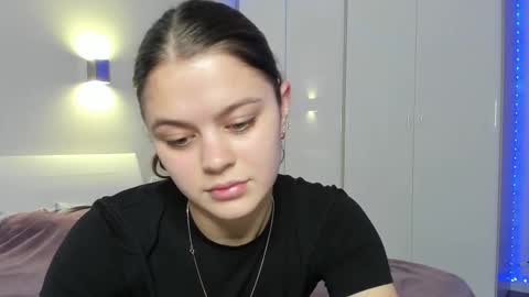 Snapshot of miraa_m chatting on November 16, 8:25 pm Mira online show from November 16, 8:25 pm