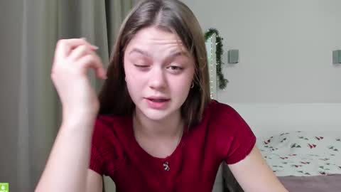 Snapshot of miraa_m chatting on December 16, 8:47 pm Mira online show from December 16, 8:47 pm