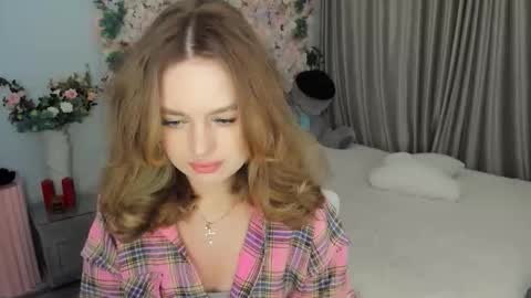 Emma online show from September 15, 4:40 pm