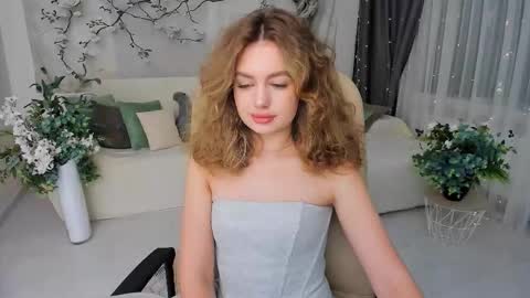 Emma online show from October 23, 7:23 pm