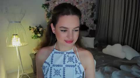 Emma online show from November 25, 6:08 pm