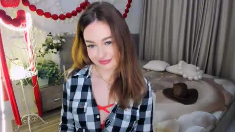 Emma online show from May 12, 7:33 pm