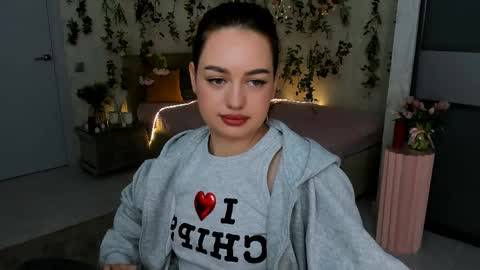 Emma online show from May 26, 7:10 pm