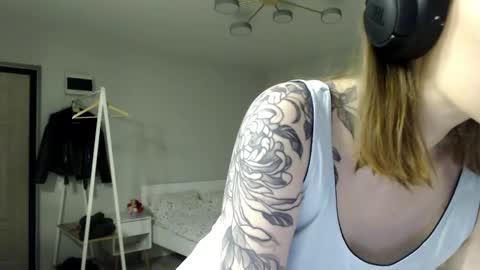 Mira online show from February 16, 7:54 pm