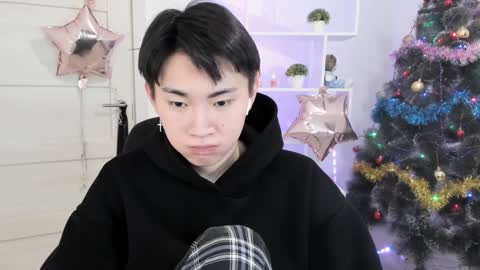 Snapshot of miram_yoo chatting on December 18, 3:37 am online show from December 18, 3:37 am