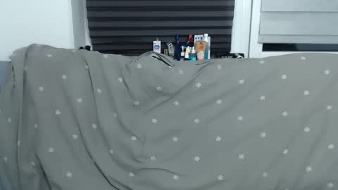 Snapshot of miram_yoo chatting on February 23, 9:37 pm online show from February 23, 9:37 pm