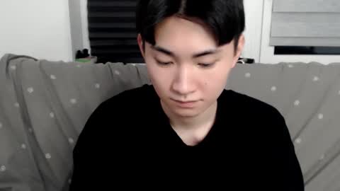 Snapshot of miram_yoo chatting on March 2, 9:22 pm online show from March 2, 9:22 pm