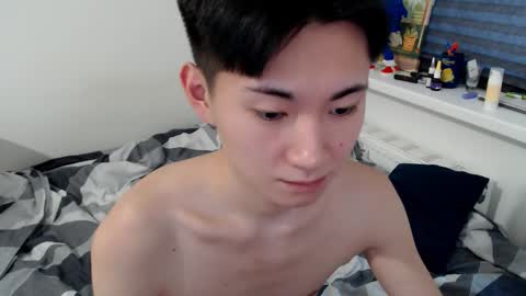 Snapshot of miram_yoo chatting on October 25, 7:05 am online show from October 25, 7:05 am