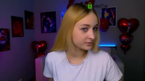 Snapshot of mirammore chatting on February 25, 10:36 am Mira online show from February 25, 10:36 am