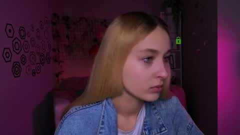 Snapshot of mirammore chatting on February 26, 10:03 am Mira online show from February 26, 10:03 am