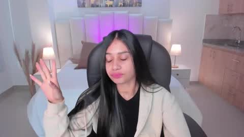 miranda_crawfor online show from October 8, 12:25 pm