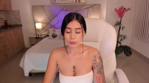 miranda_crawfor online show from March 3, 5:35 am