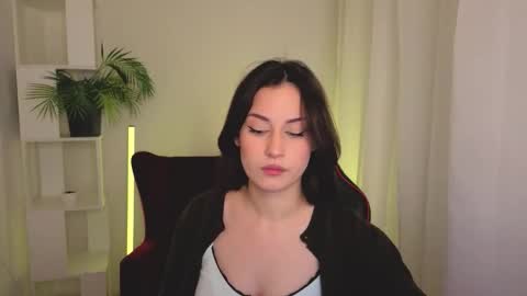 Snapshot of mirandabey chatting on October 22, 5:19 am Jasmine online show from October 22, 5:19 am