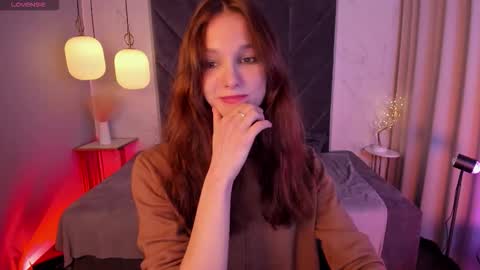 Snapshot of mirandaglow chatting on December 14, 5:57 am Miranda online show from December 14, 5:57 am