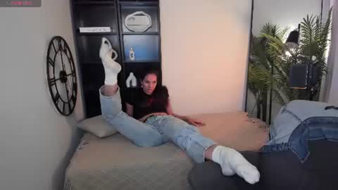 Snapshot of mirandaglow chatting on June 20, 5:43 am Miranda online show from June 20, 5:43 am
