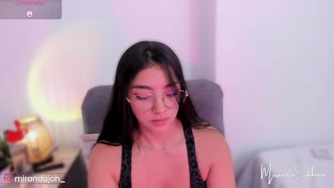 Snapshot of mirandajohnson_ chatting on May 4, 4:03 pm Miranda online show from May 4, 4:03 pm