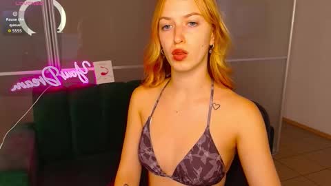 MirandaMayers online show from September 19, 11:44 am