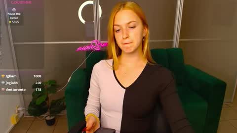 MirandaMayers online show from October 3, 12:40 am