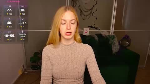 Snapshot of mirandamayers chatting on November 3, 12:39 pm MirandaMayers online show from November 3, 12:39 pm