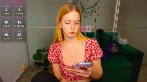 Snapshot of mirandamayers chatting on November 11, 1:22 pm MirandaMayers online show from November 11, 1:22 pm