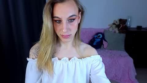 Snapshot of miraraid chatting on October 19, 3:18 am miraraid online show from October 19, 3:18 am