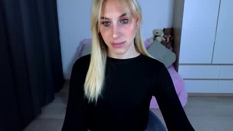 Snapshot of miraraid chatting on December 18, 4:13 pm miraraid online show from December 18, 4:13 pm