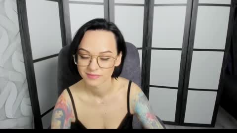 Mira online show from March 11, 9:15 pm