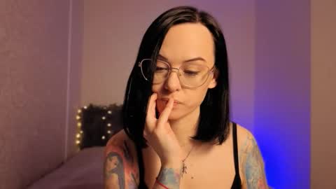 MiraSkyy online show from March 24, 2:00 pm