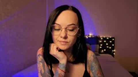 MiraSkyy online show from June 14, 4:42 pm
