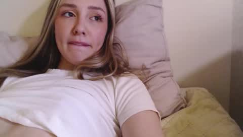 Snapshot of mirassun chatting on October 9, 7:01 pm mirassun online show from October 9, 7:01 pm
