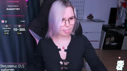 Kira online show from April 6, 7:15 pm