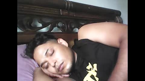 Snapshot of mirenito_ chatting on April 2, 6:05 pm mirenito_ online show from April 2, 6:05 pm