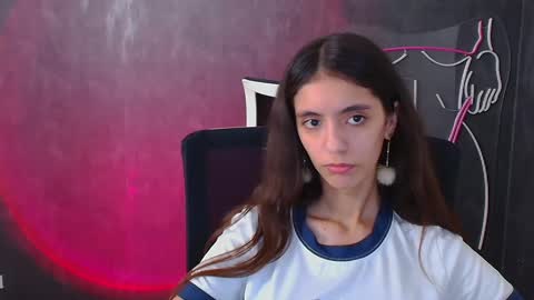 Snapshot of miri_miss chatting on December 21, 1:32 pm Miri online show from December 21, 1:32 pm