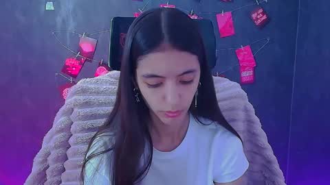 Snapshot of miri_miss chatting on May 7, 11:37 am Miri online show from May 7, 11:37 am