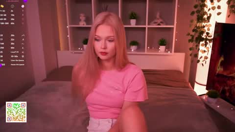 Elsa online show from November 7, 8:42 pm