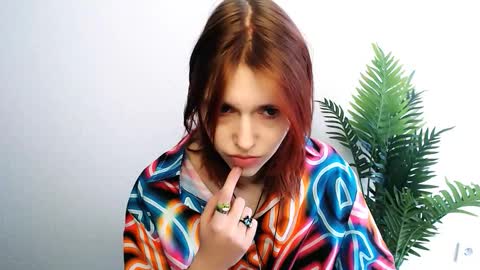 Snapshot of misaki_chan_ chatting on February 22, 9:19 am misaki_chan_ online show from February 22, 9:19 am