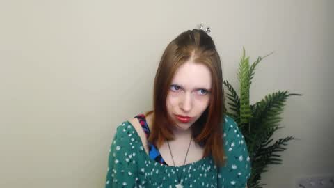 misaki_chan_ online show from April 4, 9:45 pm